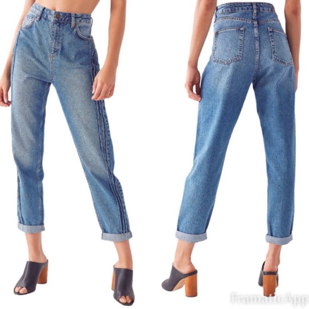 BDG Urban Outfitters High-Rise MOM Jeans